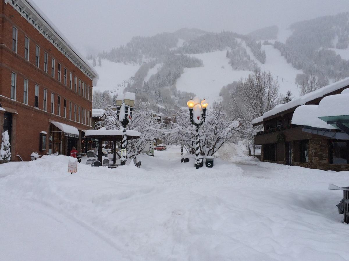 The Residence Hotel Aspen Exterior photo